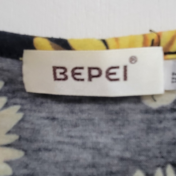 Sunflower Tank Top - Picture 3 of 3